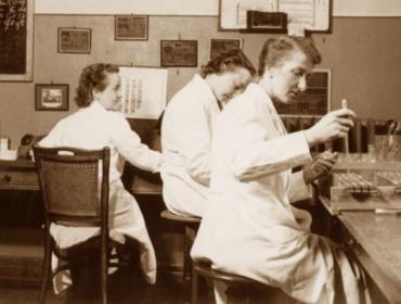 Women conducting syphilis research RIV 1950